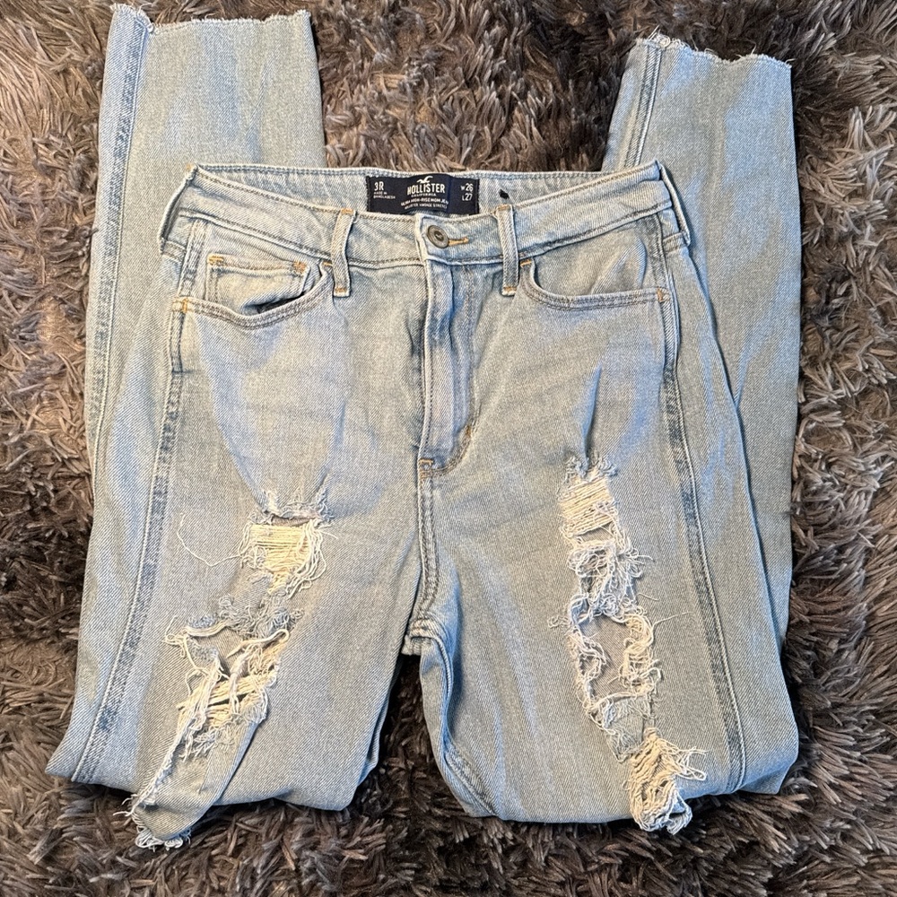 Hollister Light Wash Distressed Women's Skinny Jeans